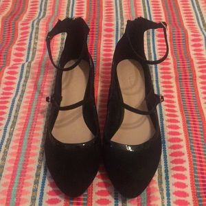 Aldo Brand new size 6 stylish flats